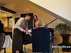 Alasti tüdrukud lahti uks Toateenindus