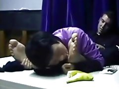 Hiina milf jumaldab meeste jalad