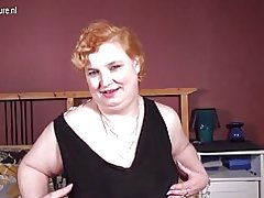 Suur amatöör vanaema koos musta kasse!